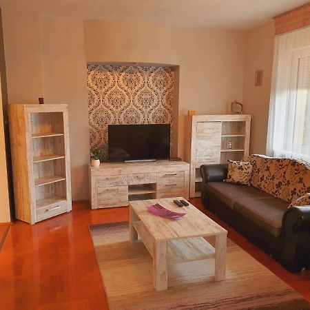 Adel Apartman 米什科尔茨 外观 照片