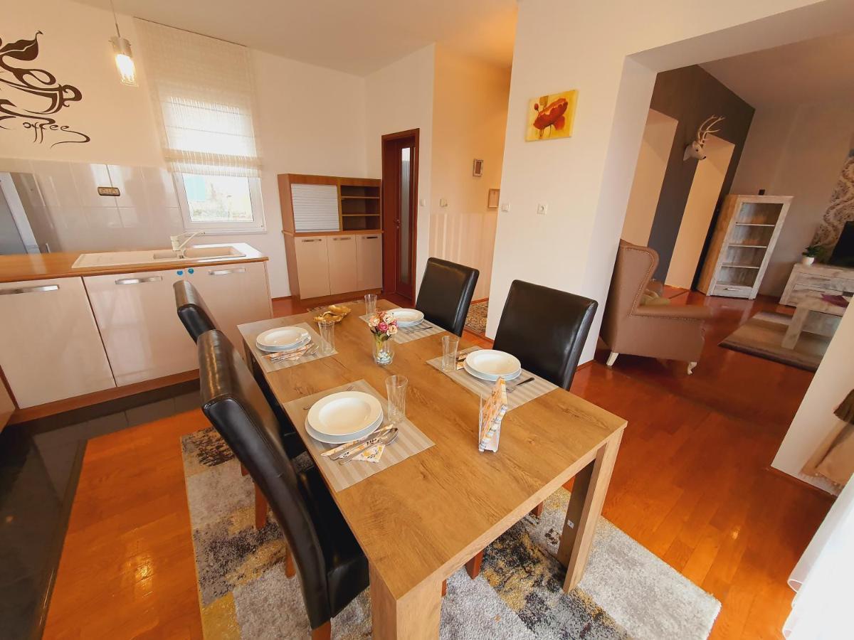 Adel Apartman 米什科尔茨 外观 照片